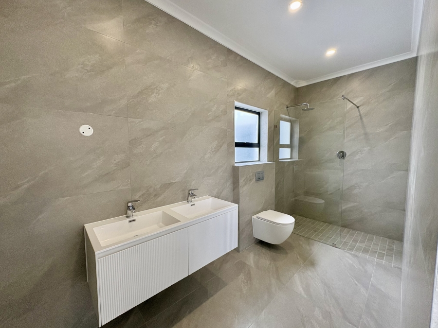 4 Bedroom Property for Sale in Sandown Western Cape